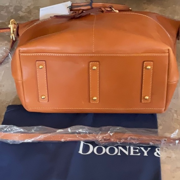 DOONEY & BOURKE Large Pocket Satchel. - Picture 5 of 7